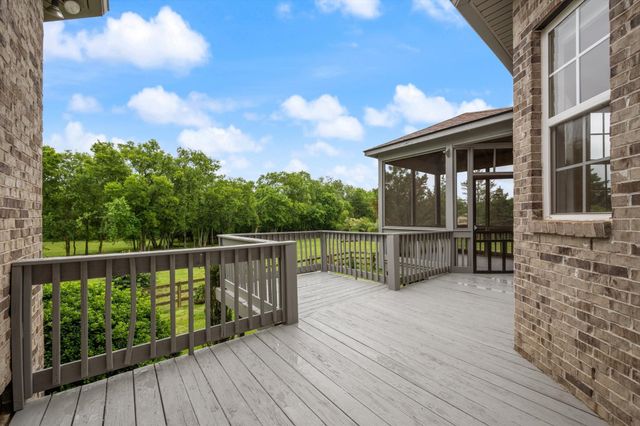 2216 Twin Peaks Ct, Spring Hill, TN 37174