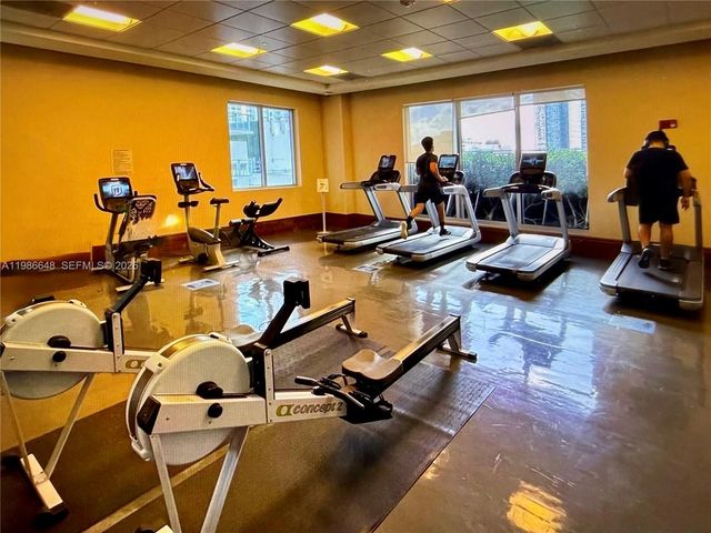 1050 Brickell Ave 2102, Miami, FL 33131