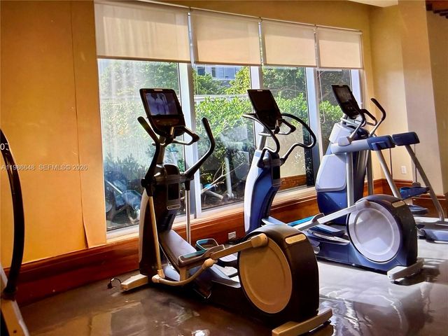 1050 Brickell Ave 2102, Miami, FL 33131