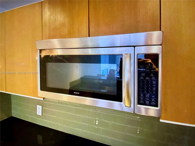 1050 Brickell Ave 2102, Miami, FL 33131