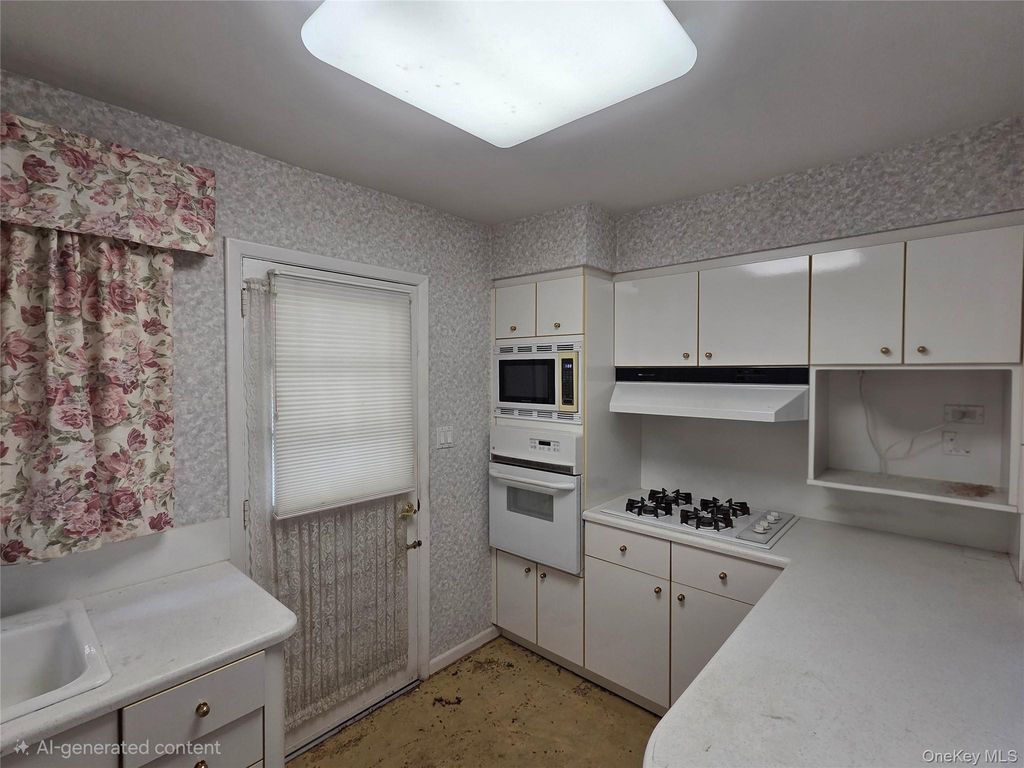 42 Sheridan Street, Huntington, NY 11743 — photo 3