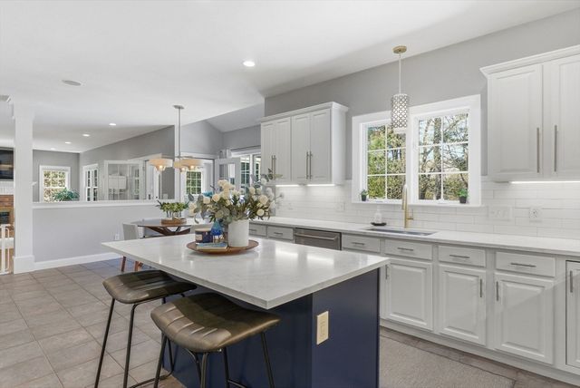 4 Fieldstone Ct, Grafton, MA 01519