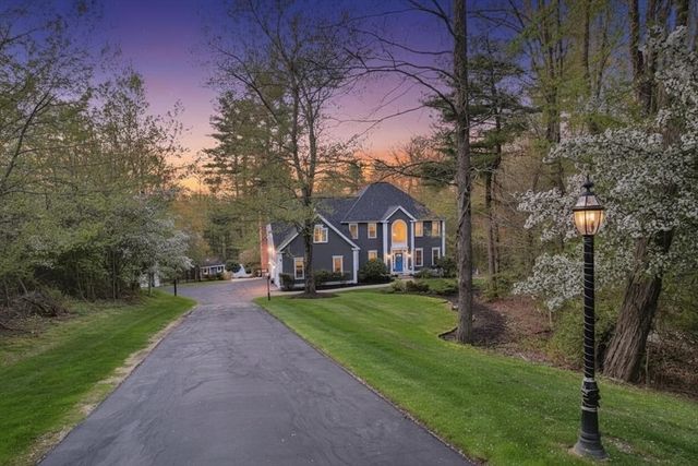 4 Fieldstone Ct, Grafton, MA 01519