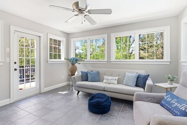 4 Fieldstone Ct, Grafton, MA 01519