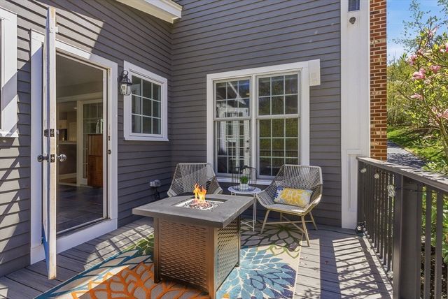 4 Fieldstone Ct, Grafton, MA 01519