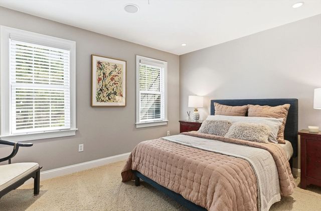 4 Fieldstone Ct, Grafton, MA 01519