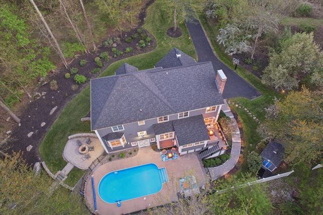 4 Fieldstone Ct, Grafton, MA 01519