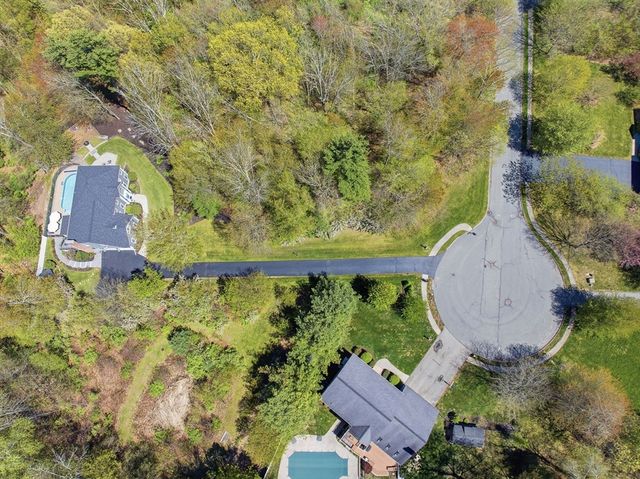4 Fieldstone Ct, Grafton, MA 01519