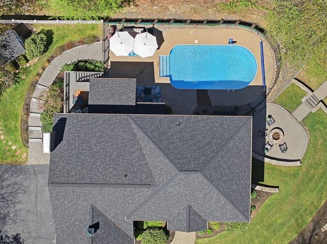 4 Fieldstone Ct, Grafton, MA 01519