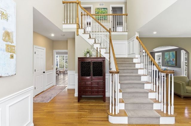 4 Fieldstone Ct, Grafton, MA 01519