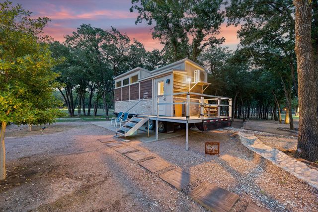 1000 County Road 904, Joshua, TX 76058