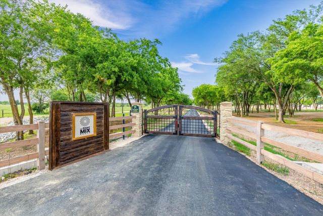 1000 County Road 904, Joshua, TX 76058