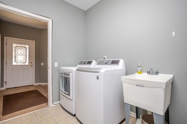 350 Cochran Drive, Crown Point, IN 46307