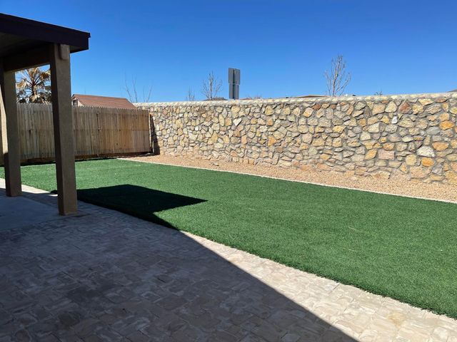 13231 KESTREL Avenue, Horizon City, TX 79928