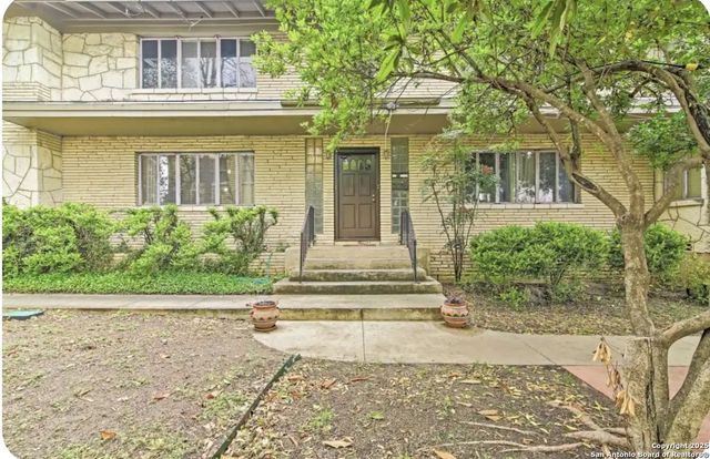 217 E Lullwood Ave Apt 3, San Antonio, TX 78212