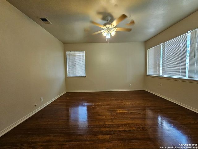 217 E Lullwood Ave Apt 3, San Antonio, TX 78212
