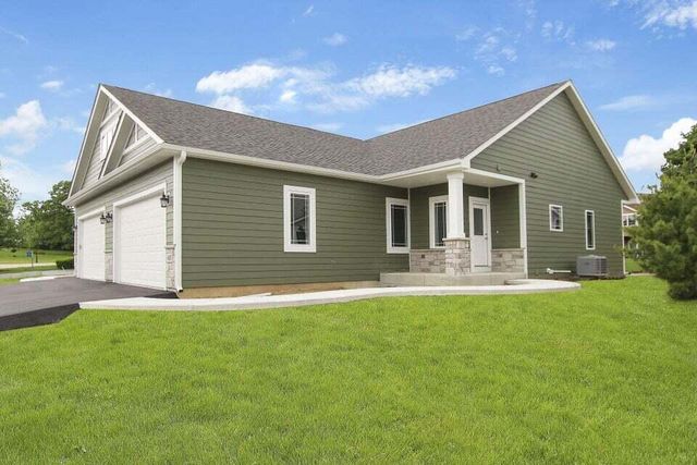 596 Tindalls Nest, Twin Lakes, WI 53181