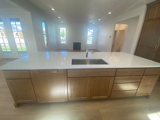 7111 W DOCKSIDER DR, South Jordan, UT 84009