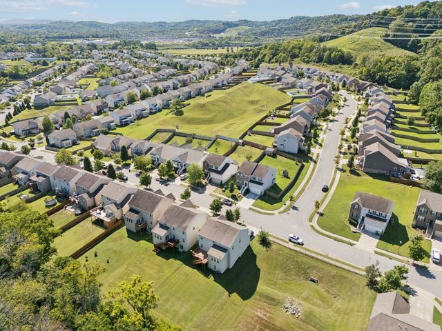 1429 Scarcroft Ln, Nashville, TN 37221