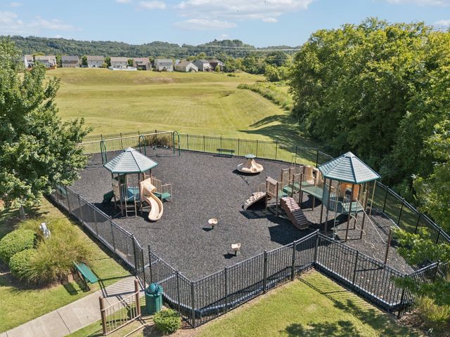 1429 Scarcroft Ln, Nashville, TN 37221