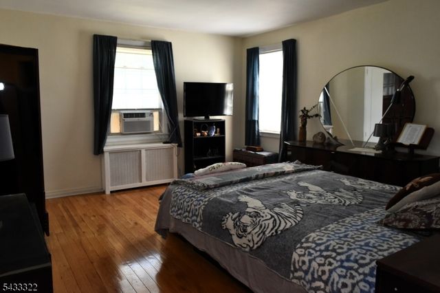 35 Elmwood Ter 35, Elmwood Park Boro, NJ 07407