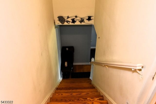 35 Elmwood Ter 35, Elmwood Park Boro, NJ 07407
