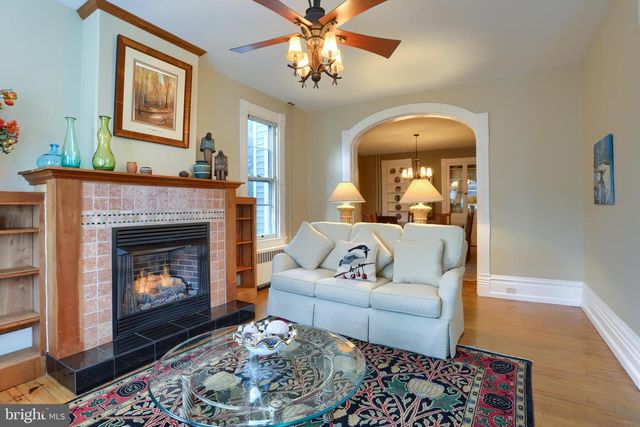 424 W MAIN STREET, Mechanicsburg, PA 17055