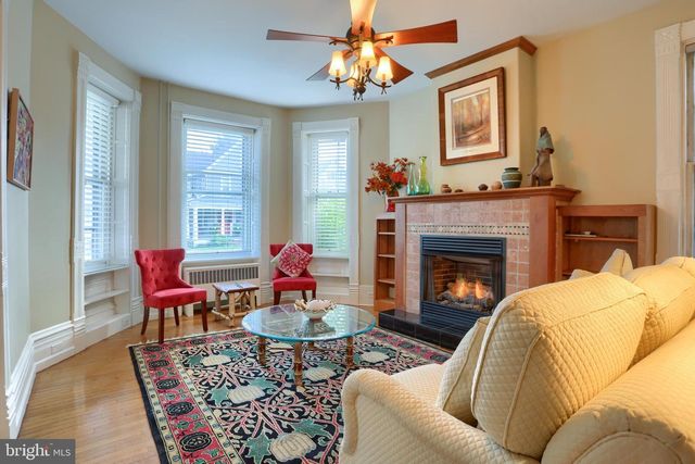 424 W MAIN STREET, Mechanicsburg, PA 17055