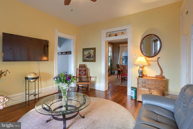 424 W MAIN STREET, Mechanicsburg, PA 17055