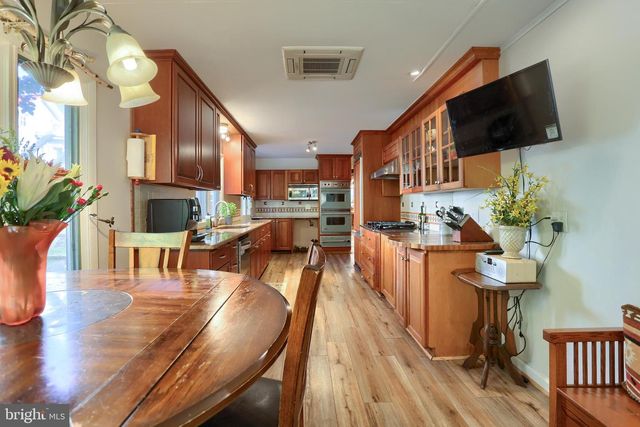 424 W MAIN STREET, Mechanicsburg, PA 17055