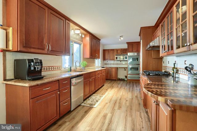 424 W MAIN STREET, Mechanicsburg, PA 17055