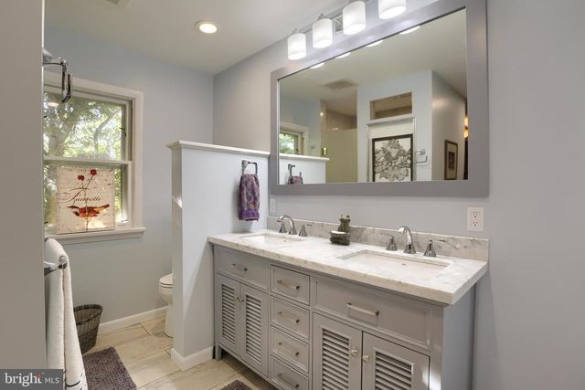 424 W MAIN STREET, Mechanicsburg, PA 17055