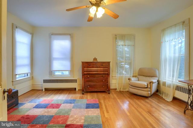 424 W MAIN STREET, Mechanicsburg, PA 17055