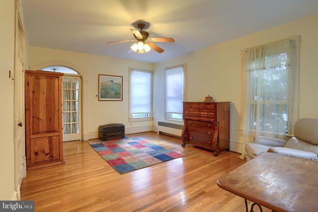 424 W MAIN STREET, Mechanicsburg, PA 17055