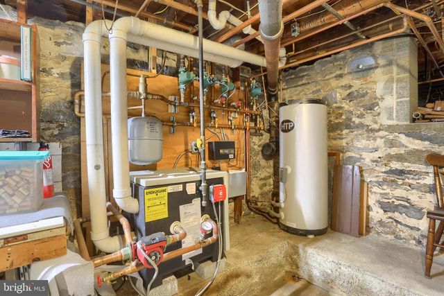 424 W MAIN STREET, Mechanicsburg, PA 17055