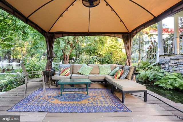 424 W MAIN STREET, Mechanicsburg, PA 17055