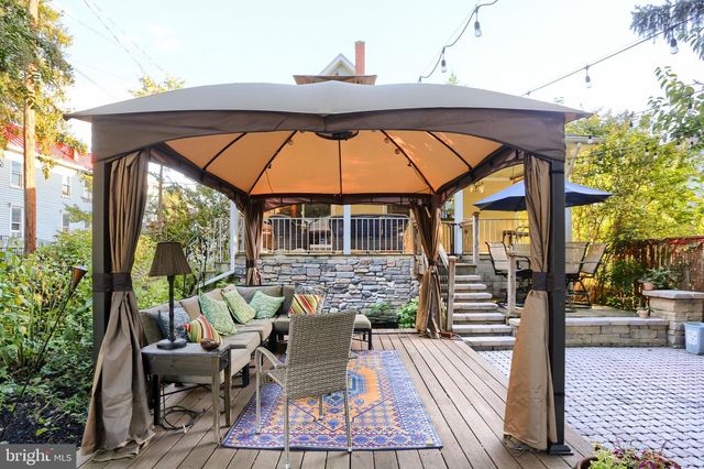 424 W MAIN STREET, Mechanicsburg, PA 17055