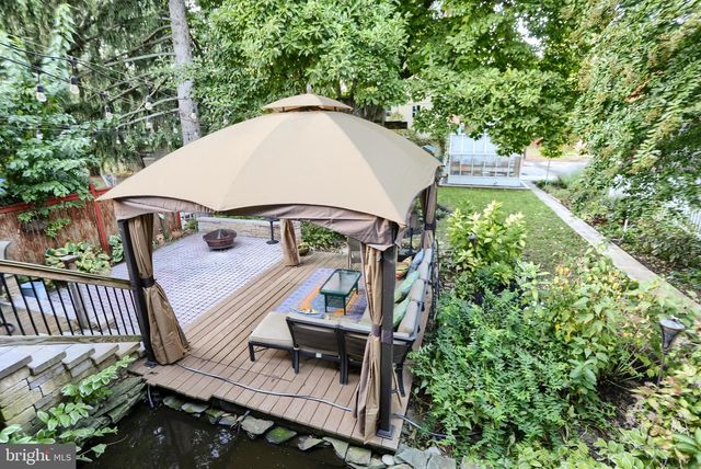 424 W MAIN STREET, Mechanicsburg, PA 17055