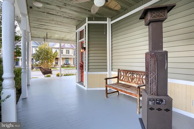 424 W MAIN STREET, Mechanicsburg, PA 17055