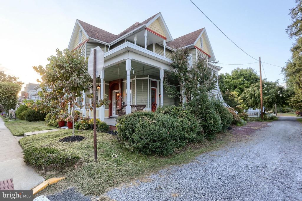 424 W MAIN STREET, Mechanicsburg, PA 17055