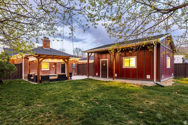 2008 E STRATFORD DR, Salt Lake City, UT 84109