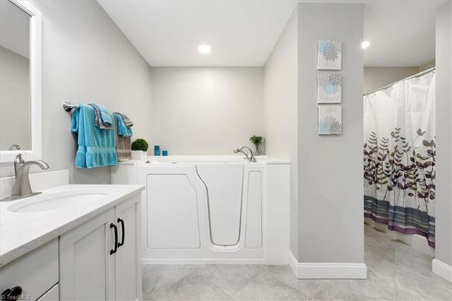5086 Appalachian Road, Winston-salem, NC 27105