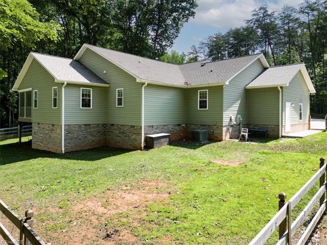 5086 Appalachian Road, Winston-salem, NC 27105