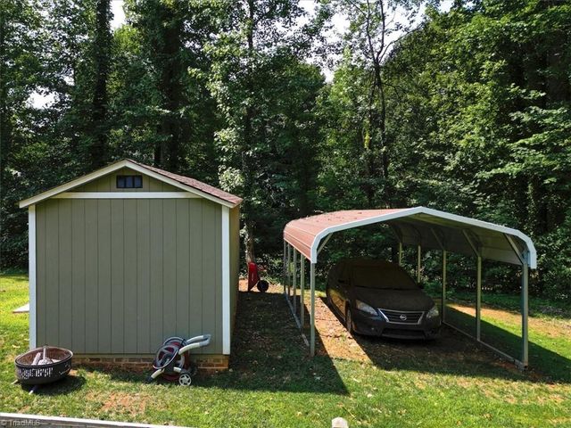 5086 Appalachian Road, Winston-salem, NC 27105