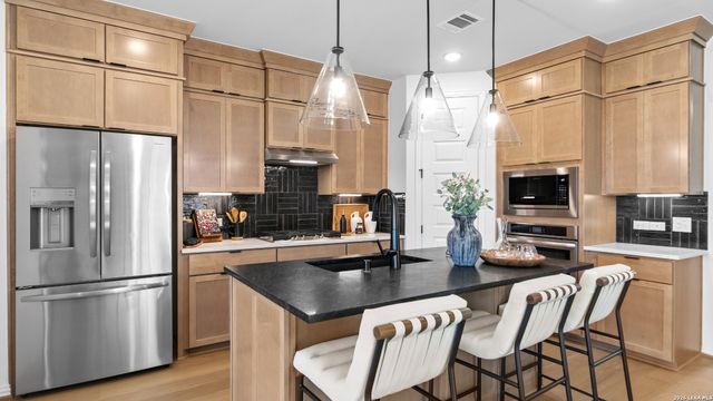 2101 Shepards Street, Seguin, TX 78155