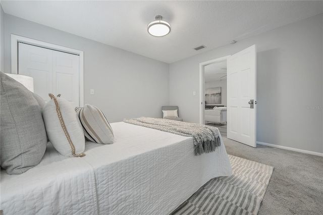 1404 E CAYUGA STREET, Tampa, FL 33603