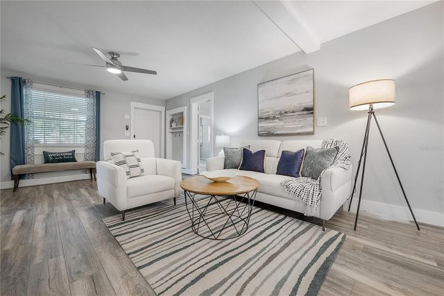 1404 E CAYUGA STREET, Tampa, FL 33603