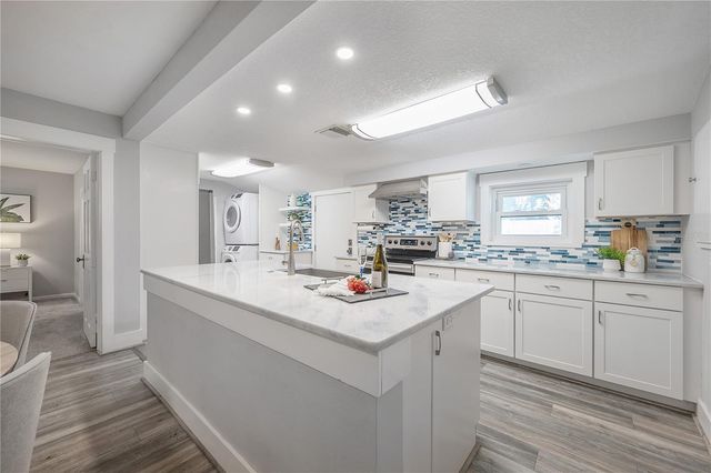 1404 E CAYUGA STREET, Tampa, FL 33603