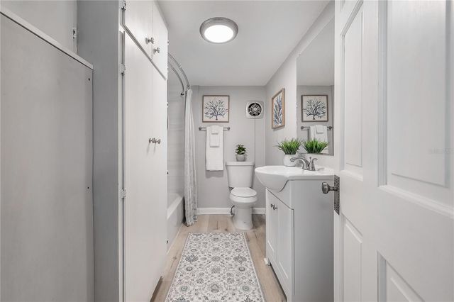 1404 E CAYUGA STREET, Tampa, FL 33603