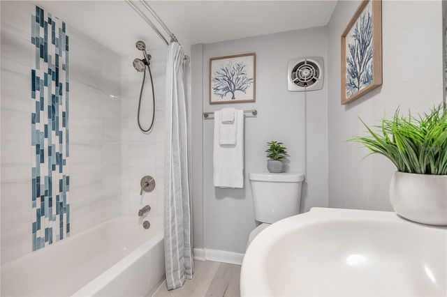 1404 E CAYUGA STREET, Tampa, FL 33603